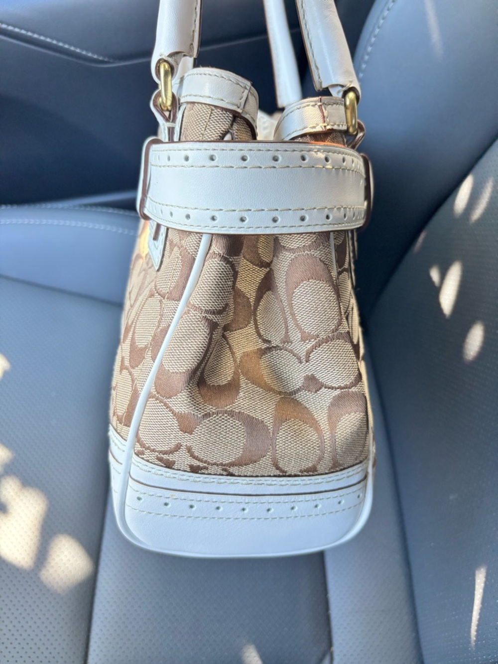 Coach Hamptons Signature Carryall Bag White Leather Trim Gold Hardware - Picture 6 of 13